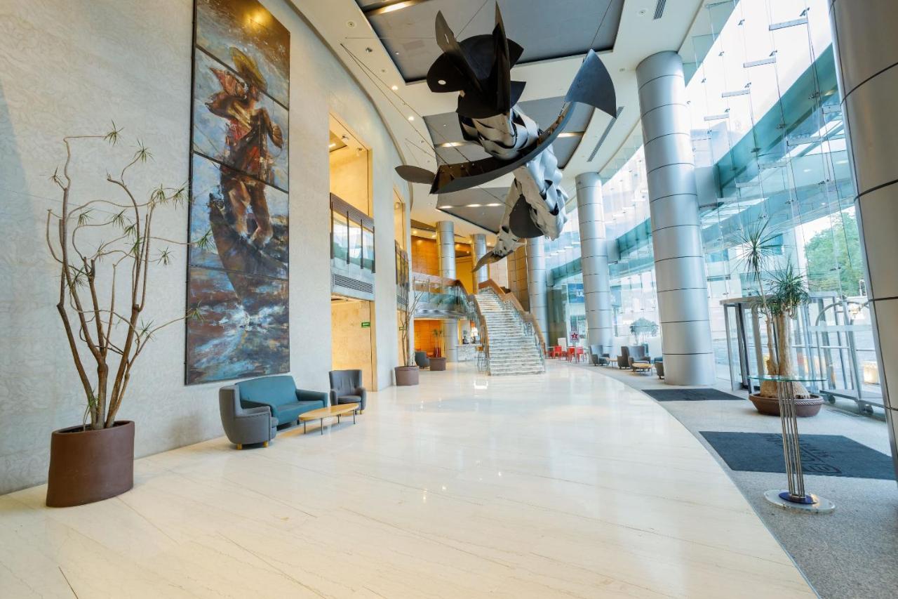 ホテル カミノ リアル サンタフェ メキシコシティ エクステリア 写真 The lobby of the new building